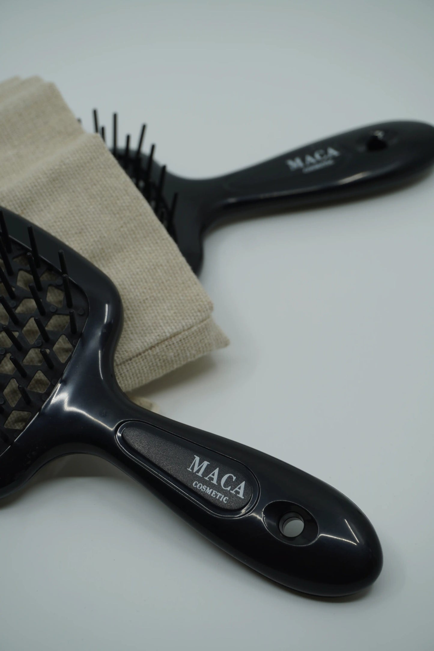 Brosse MACA Révolutionnaire - Elégante, Démêlante & Massante
